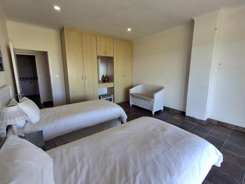 6 Bedroom Property for Sale in Duyker Eiland Western Cape